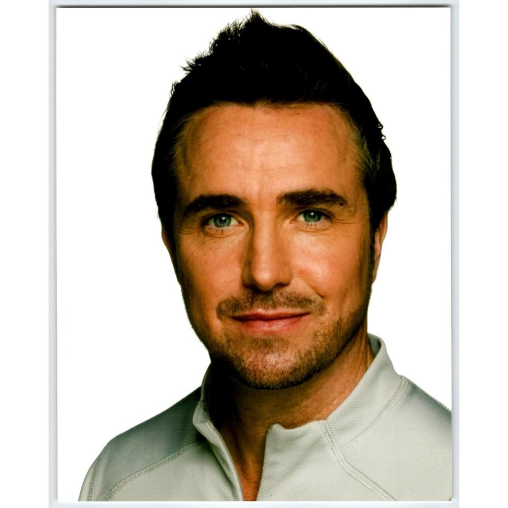 Stargate Atlantis Paul McGillion 2009 Original Photo 8" x 10" Sexy Handsome Pic